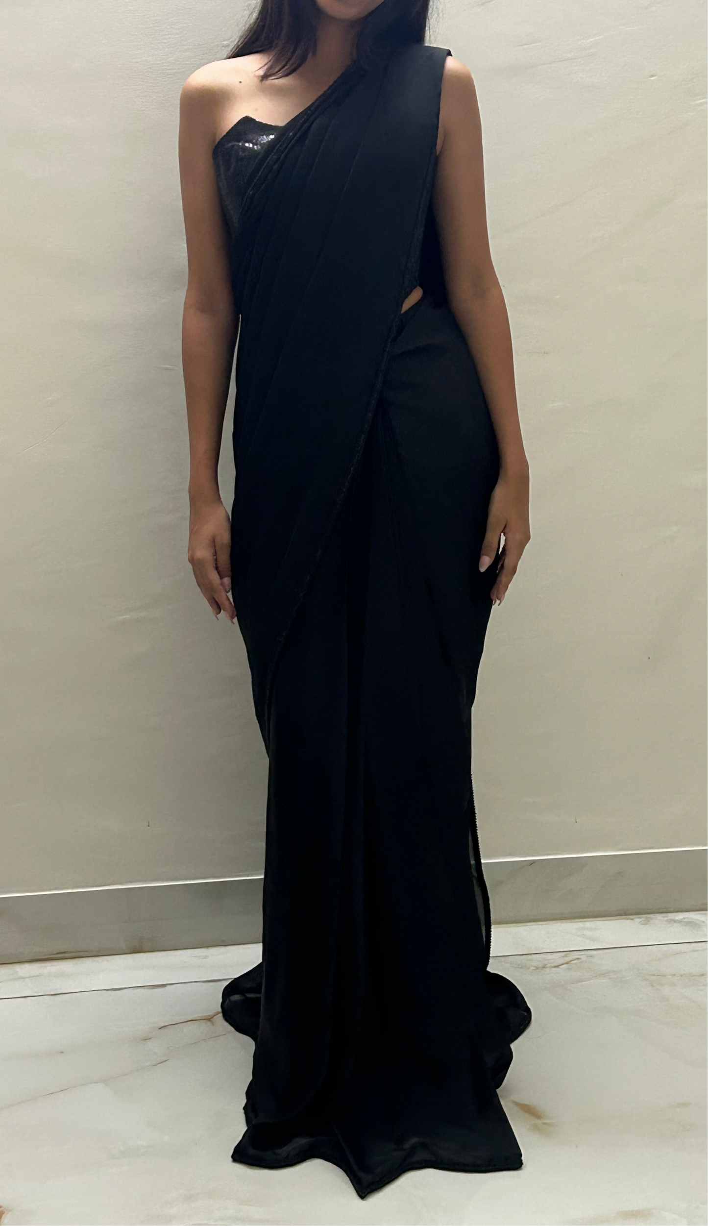 SM PRE-DRAPED SAREE & RAGAR CORSET