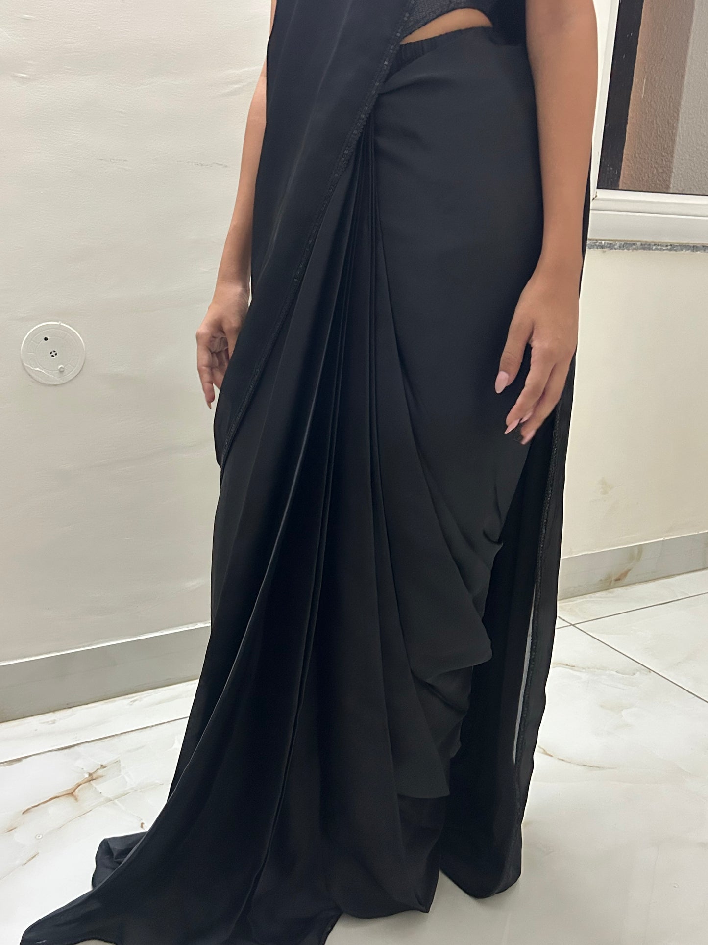 SM PRE-DRAPED SAREE & RAGAR CORSET