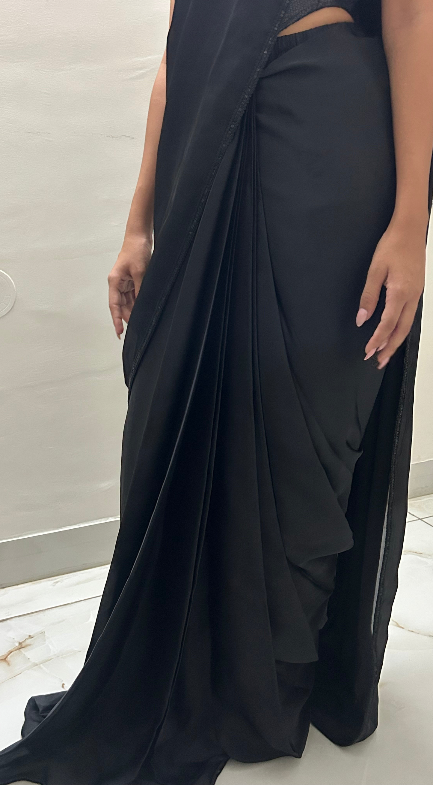 SM PRE-DRAPED SAREE & RAGAR CORSET